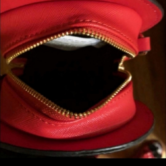 Strawberry Shaped Purse like new - Picture 6 of 6